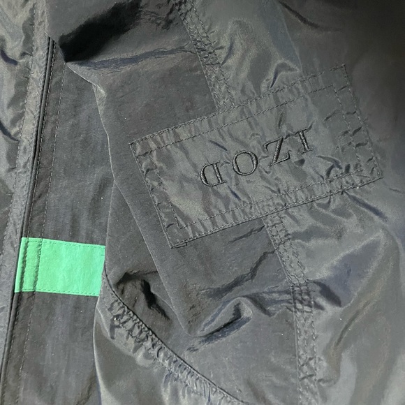 Vintage Mens Izod Sport Windbreaker. Navy blue with green accents. Mens XL - Picture 5 of 6